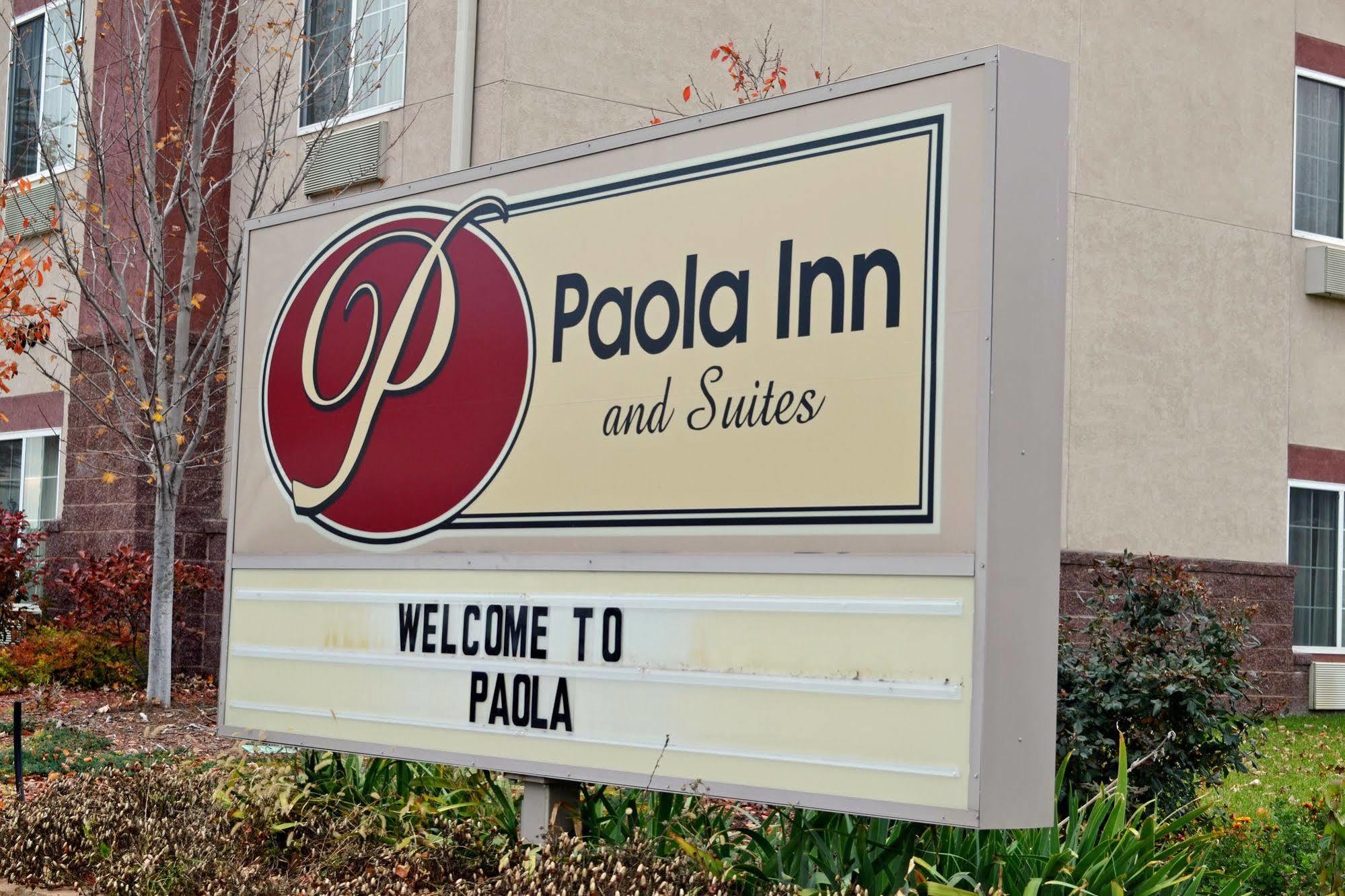 Paola Inn And Suites Exterior photo